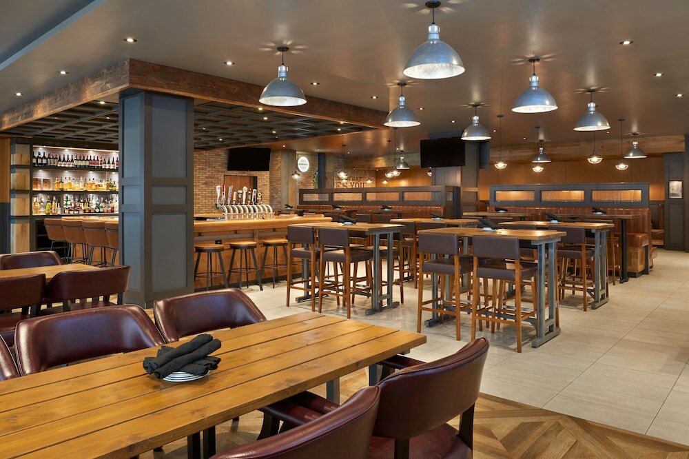 Фото Four Points by Sheraton Windsor Downtown