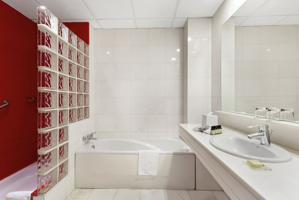 Фото Catalonia Santa Justa