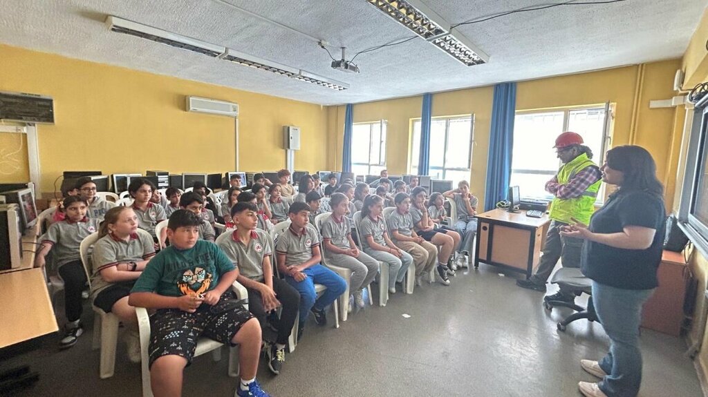 School Guzeltepe Secondary School, Izmir, photo