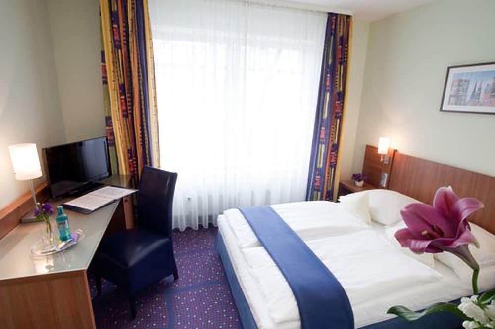 Фото Hotel Hanseport Hamburg