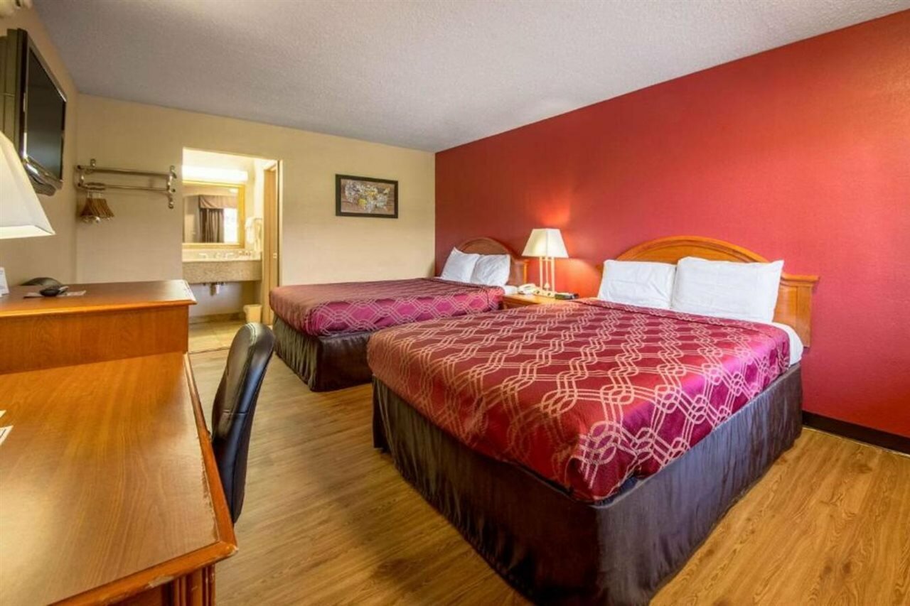 Фото Econo Lodge Mt Laurel