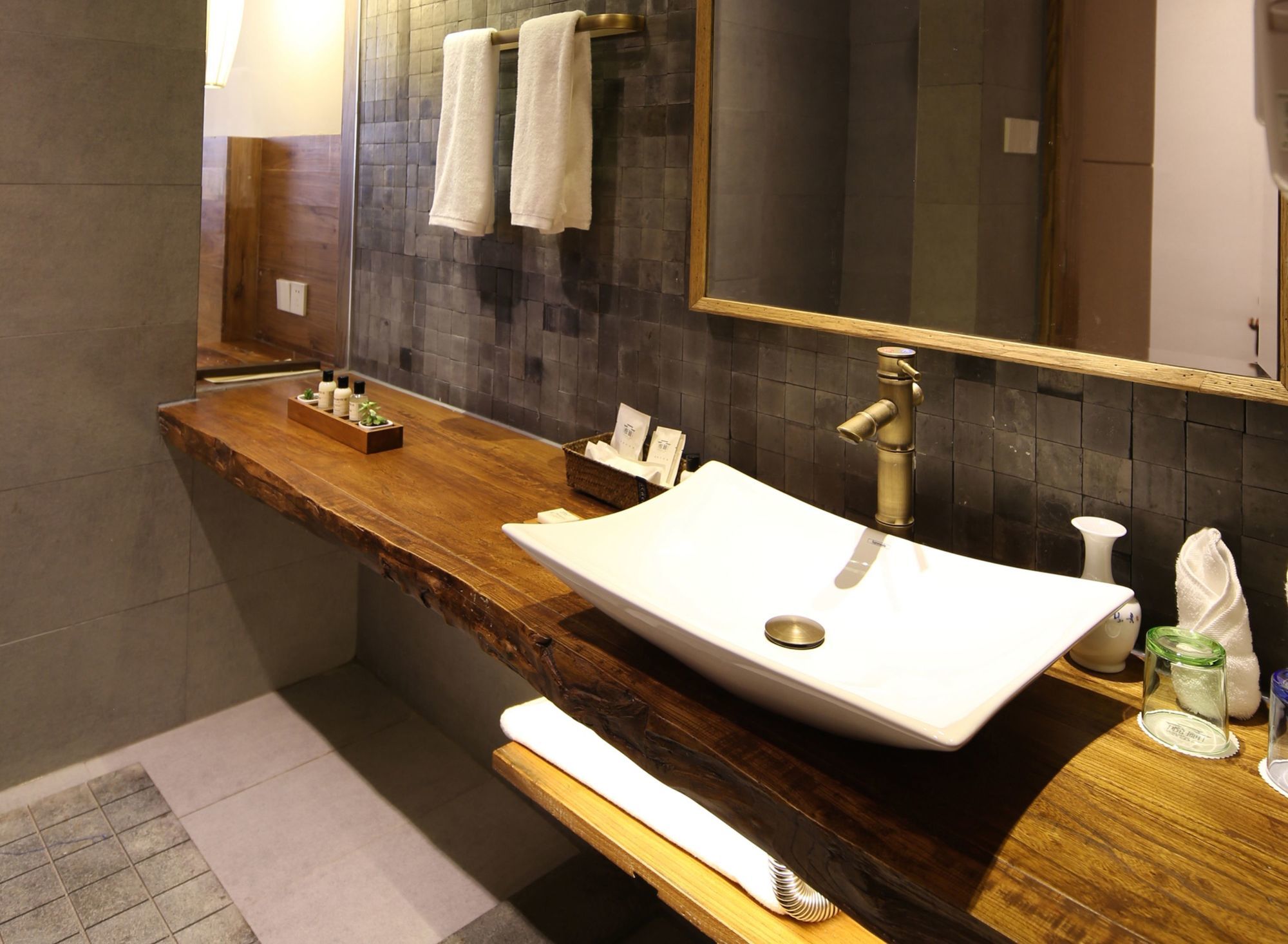 Фото Wuzhen Yue Xiang Inn