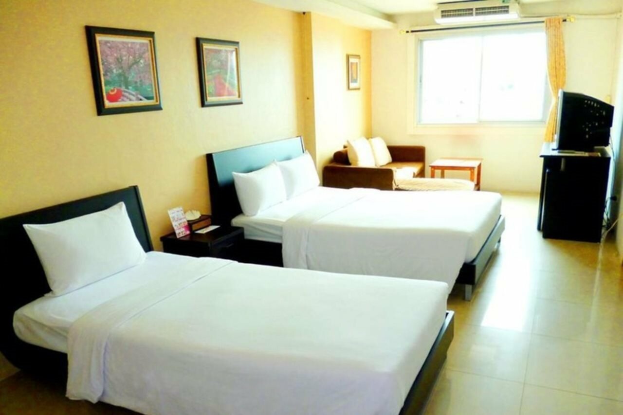 Фото Centric Place Hotel