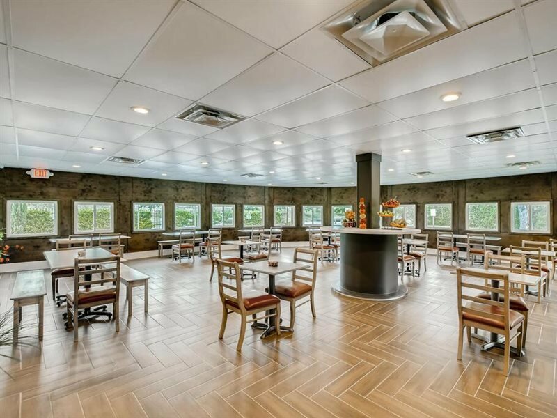 Фото Orangewood Inn & Suites Midtown