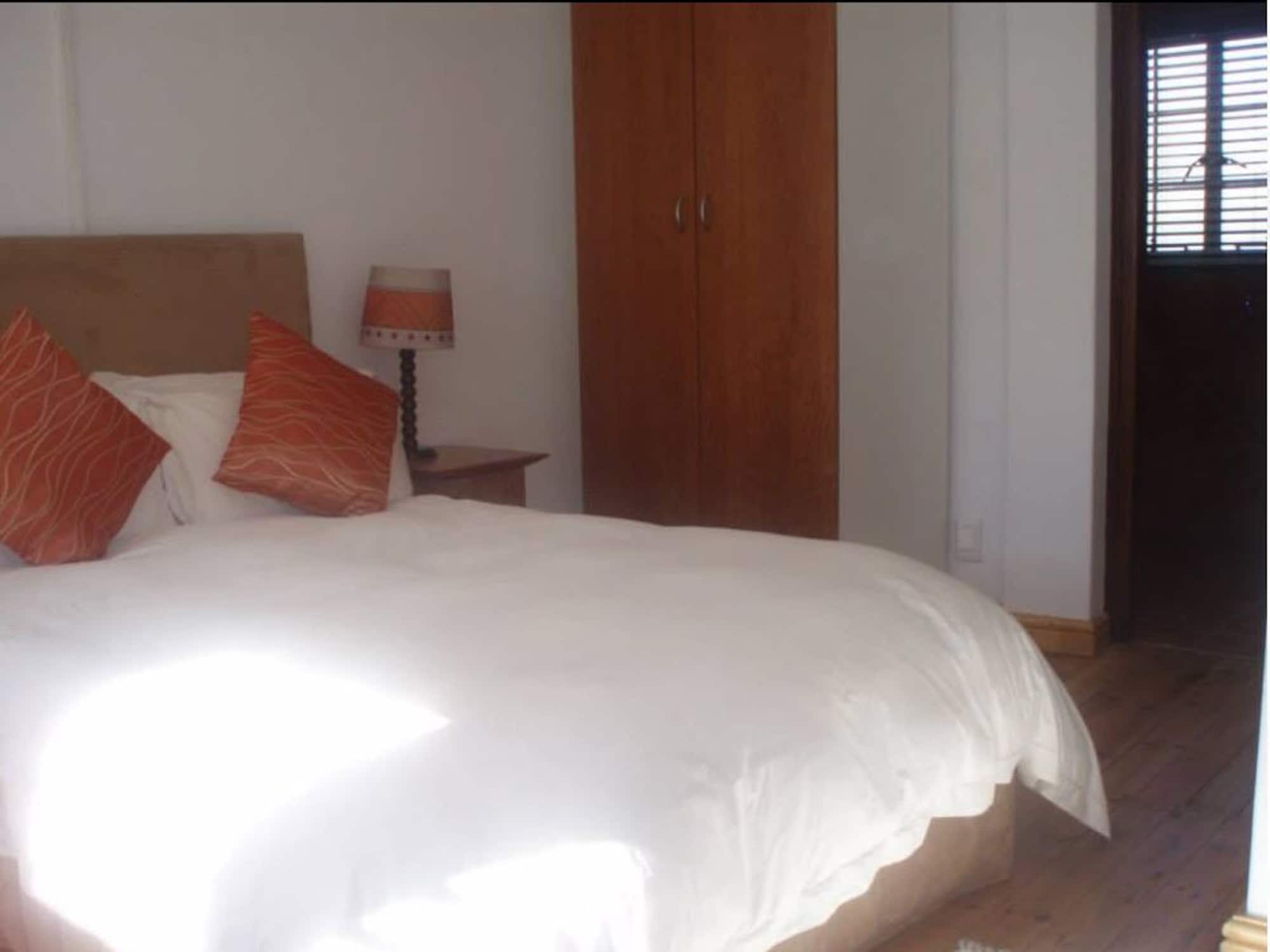 Фото The Sanctuary Guest House Estate