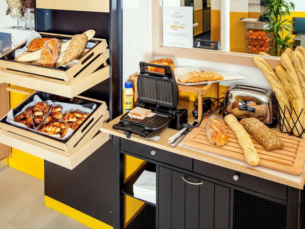 Фото Ibis Styles Paris Cadet Lafayette