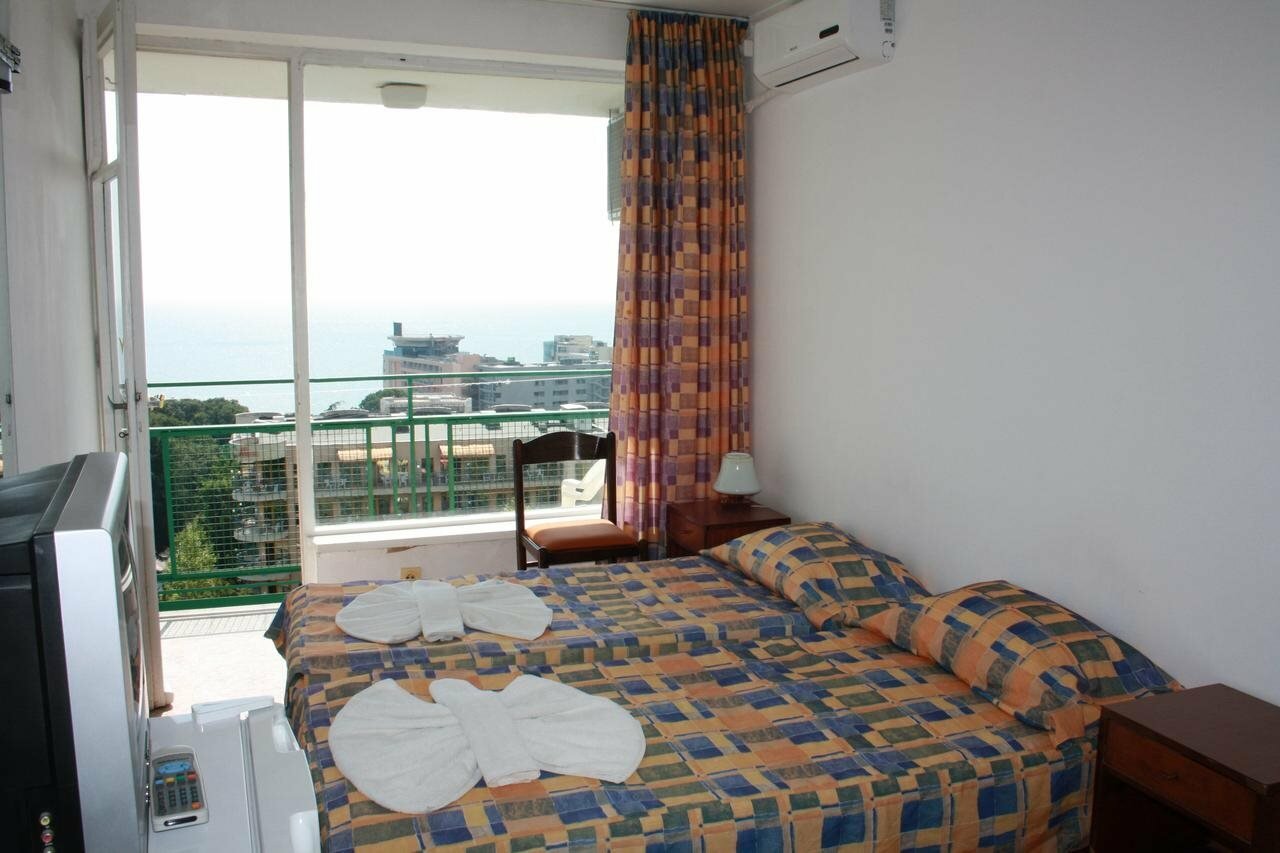 Фото Hotel Varshava