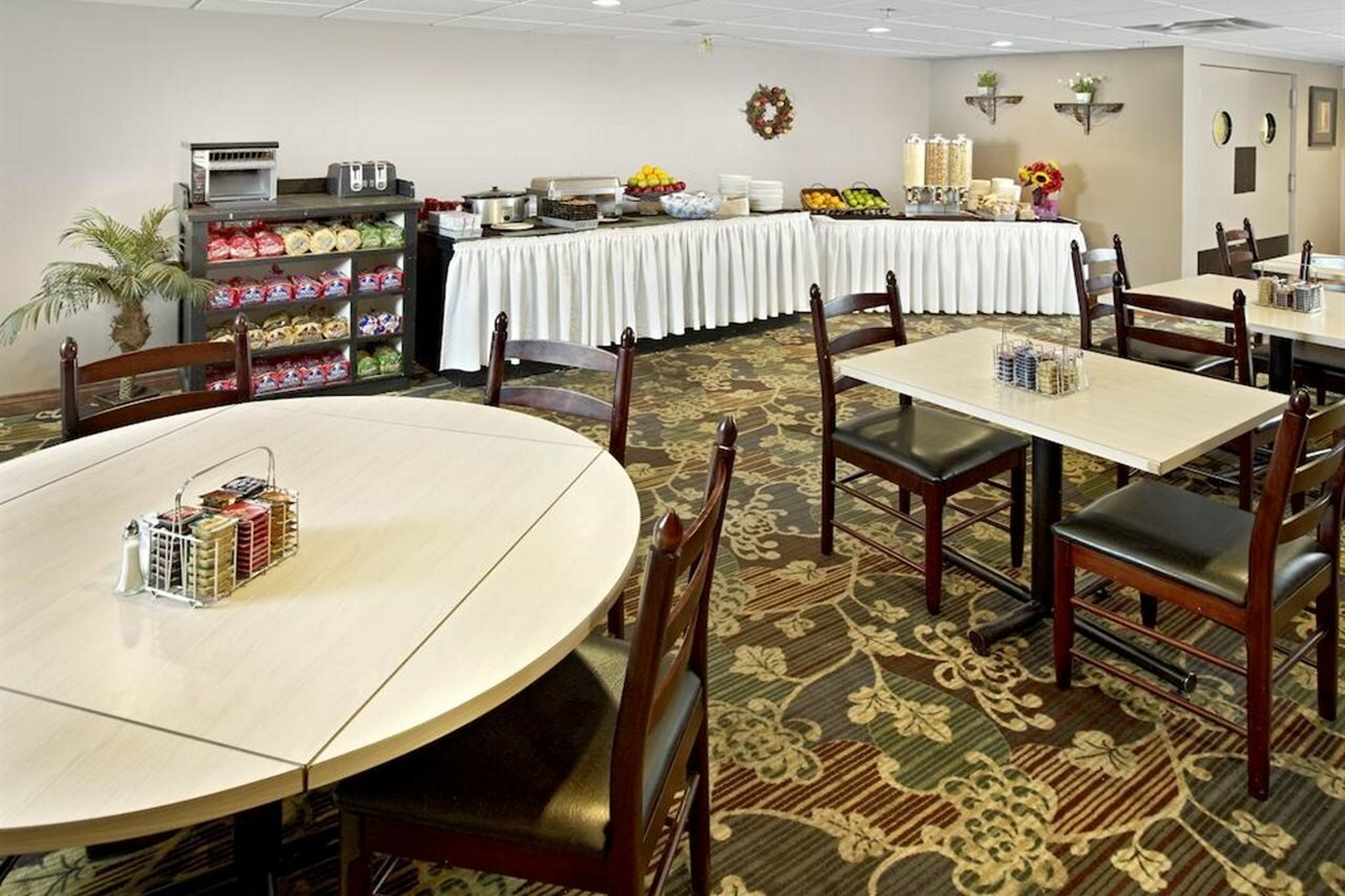 Фото Charlottetown Inn & Conference Centre