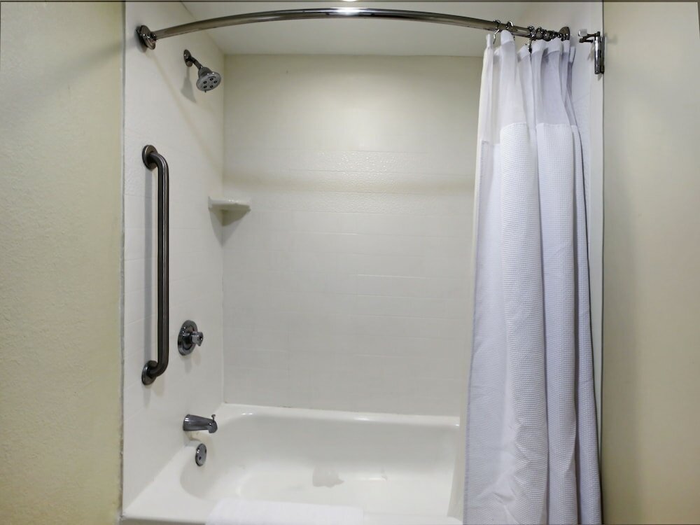 Фото Quality Inn & Suites