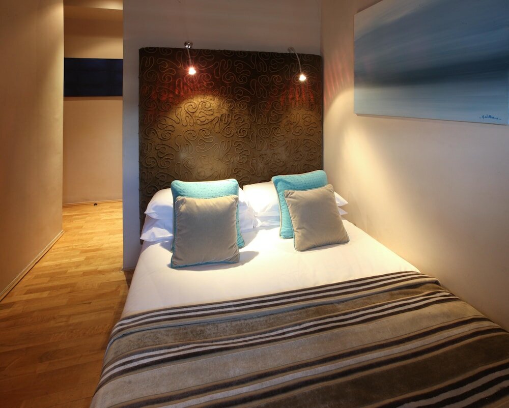 Фото Mayflower Hotel