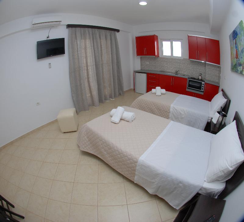 Фото Atlantis Hotel & Apartments