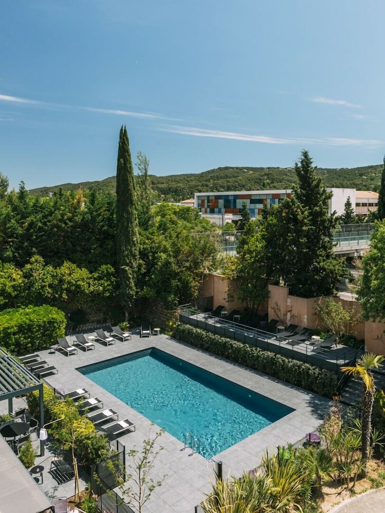 Фото Escale Oceania Aix-en-Provence