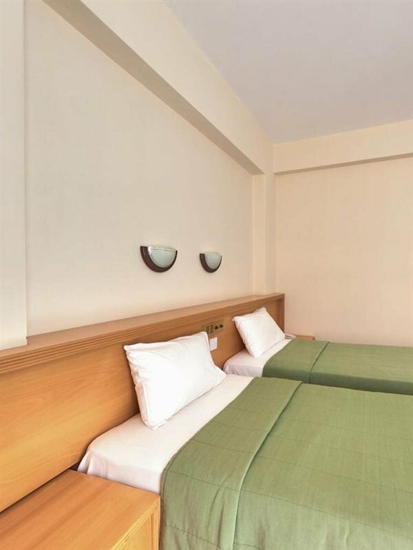 Фото Flamingo Beach Hotel