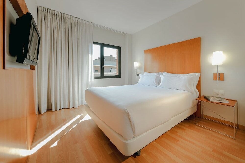 Фото Hotel Nh Hesperia Barcelona del Mar