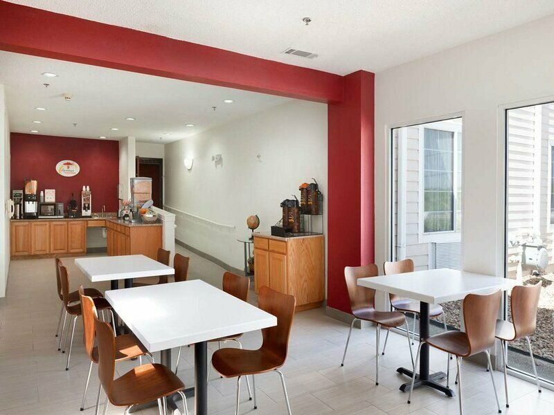 Фото Super 8 by Wyndham Garland/Rowlett/East Dallas area