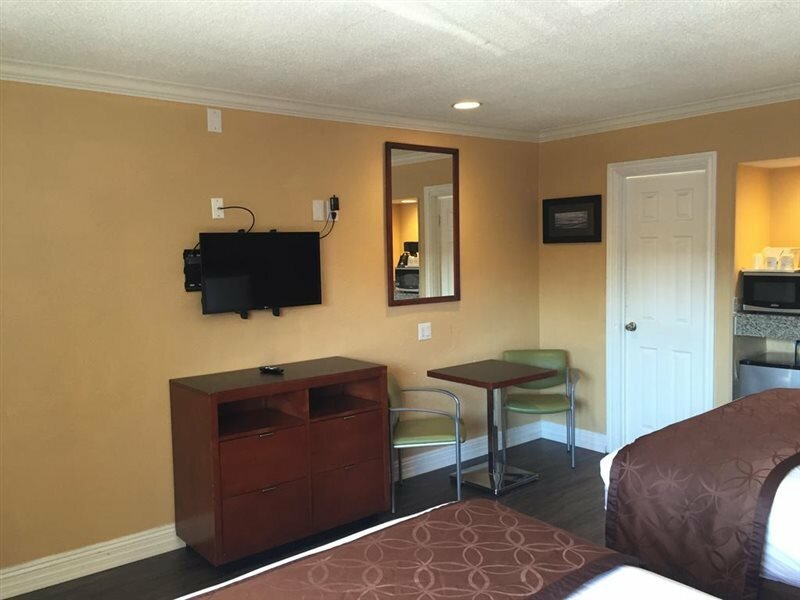 Фото Travelodge by Wyndham El Cajon