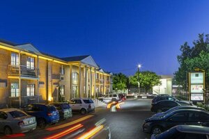 Гостиница Adelaide Inn