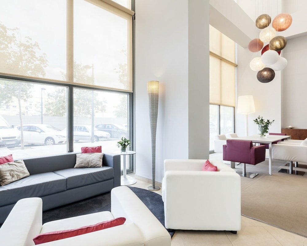 Фото Hotel Ilunion Valencia 3