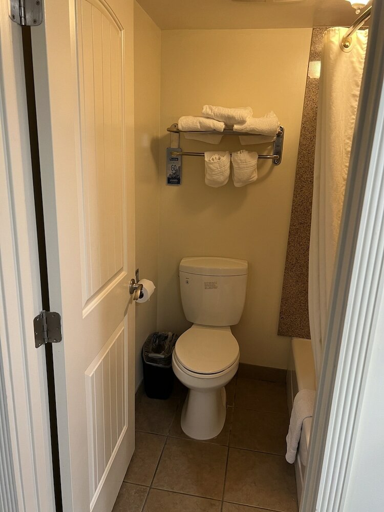 Фото Travelodge by Wyndham Brea