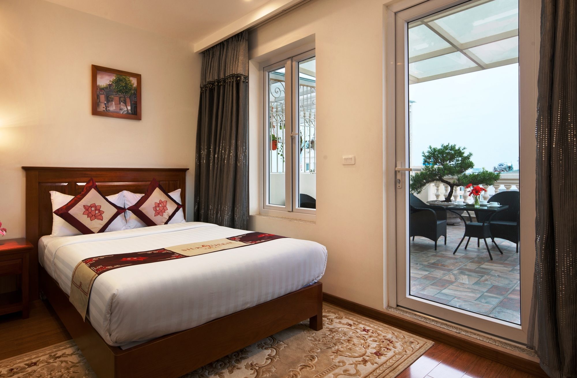 Фото Silk Queen Hotel