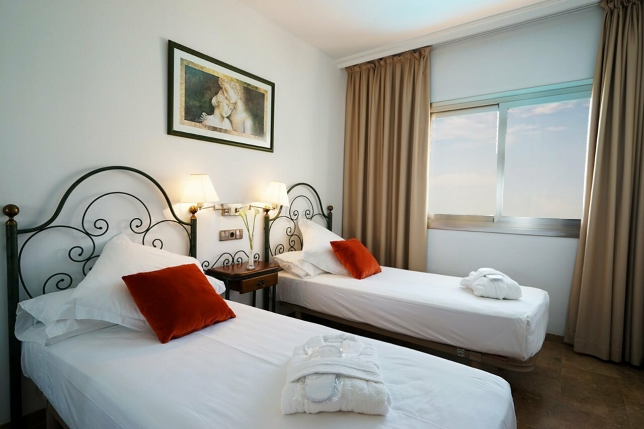 Фото Port Sitges Hotel