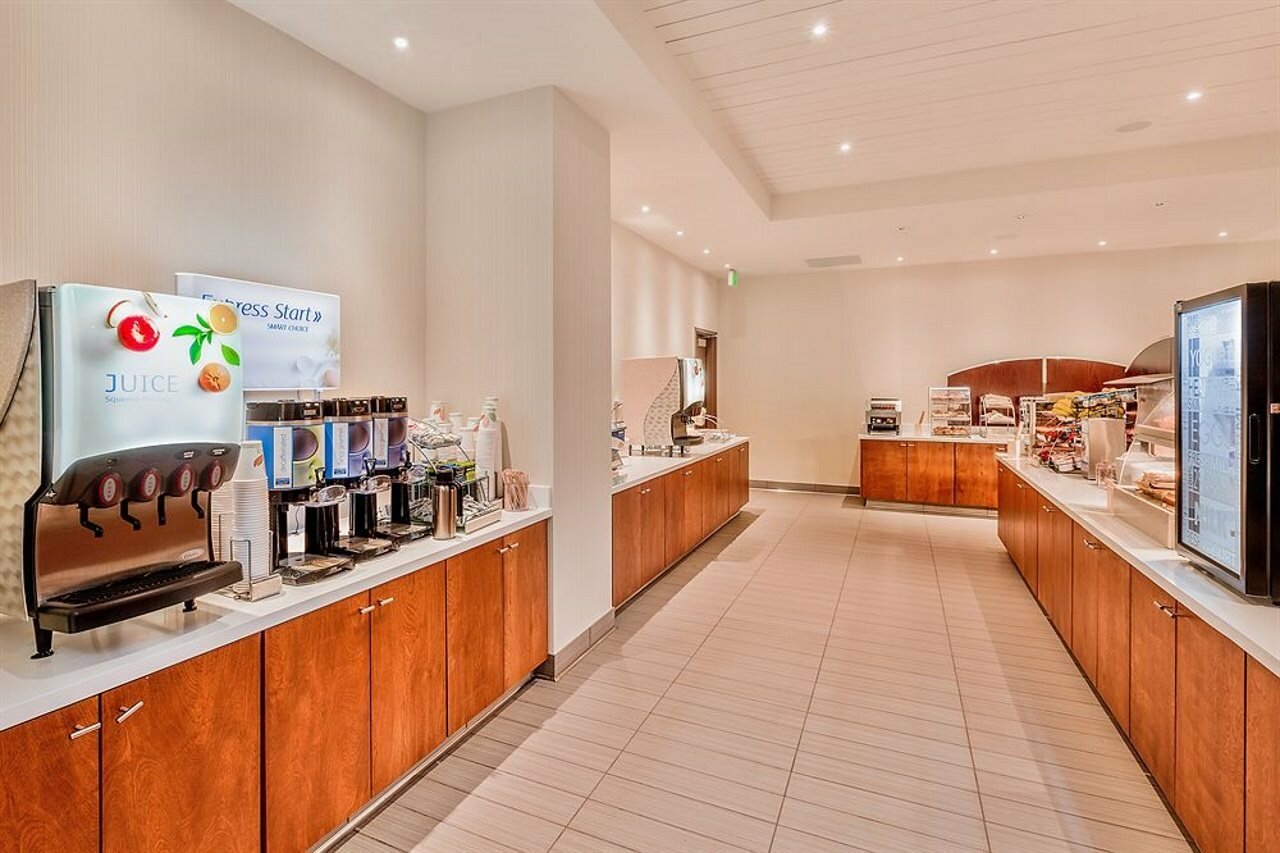 Фото Holiday Inn Express and Suites Fisherman's Wharf, an Ihg Hotel