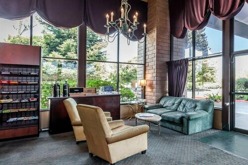Гостиница Days Inn & Suites by Wyndham Sunnyvale в Саннивейле