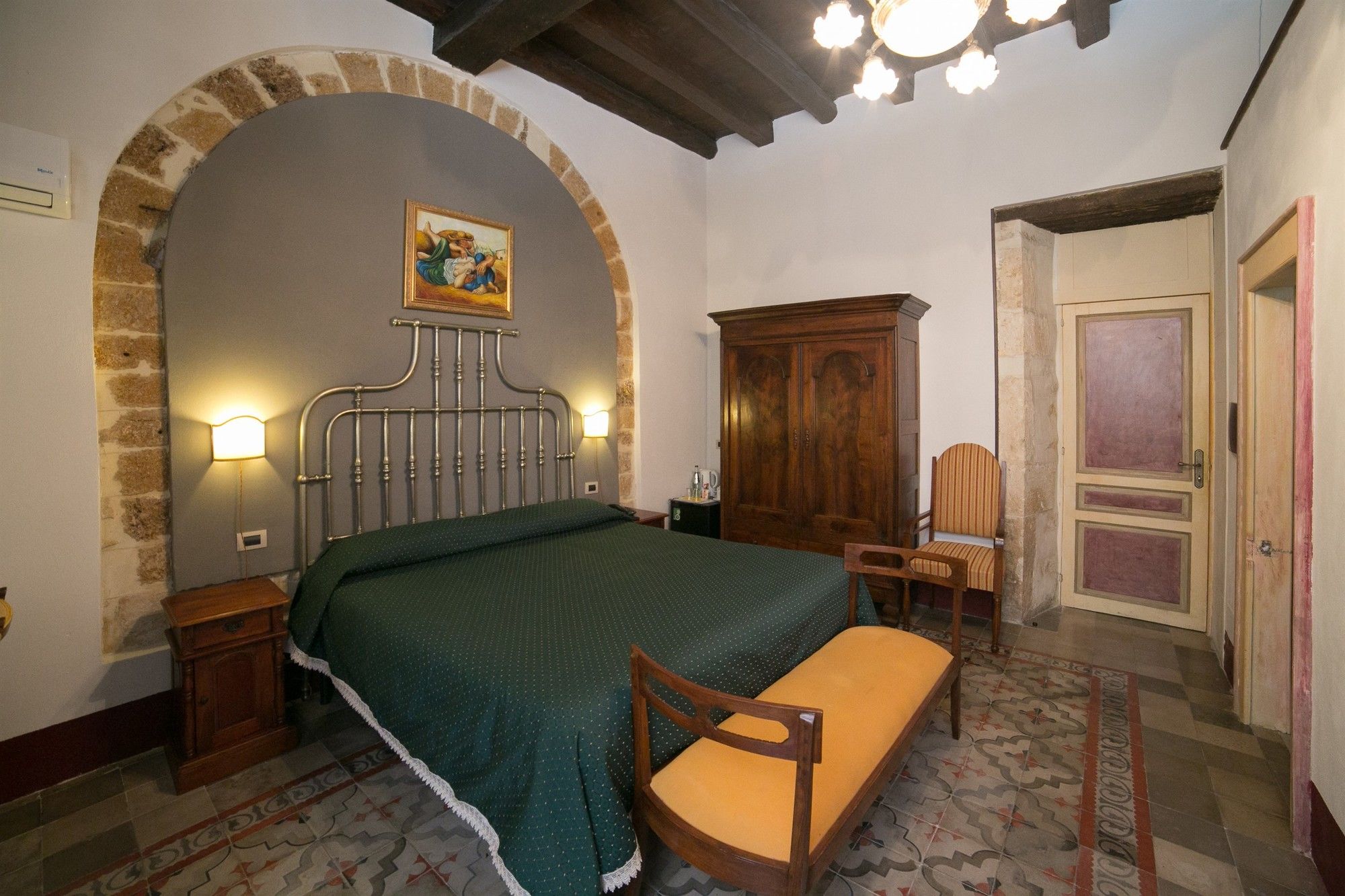 Фото Charme Hotel Henry's House