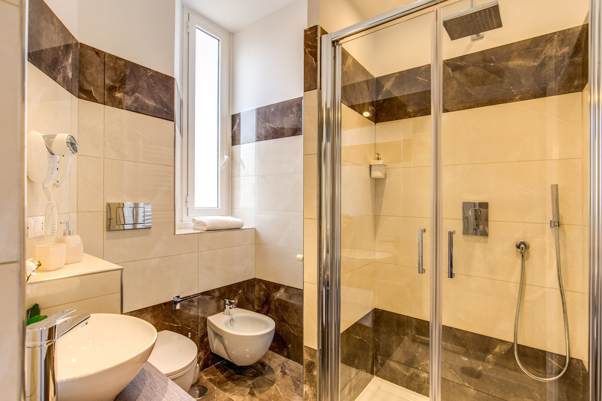 Фото The Bridge Suites
