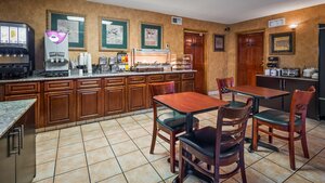 Гостиница SureStay Plus Hotel by Best Western Sacramento North