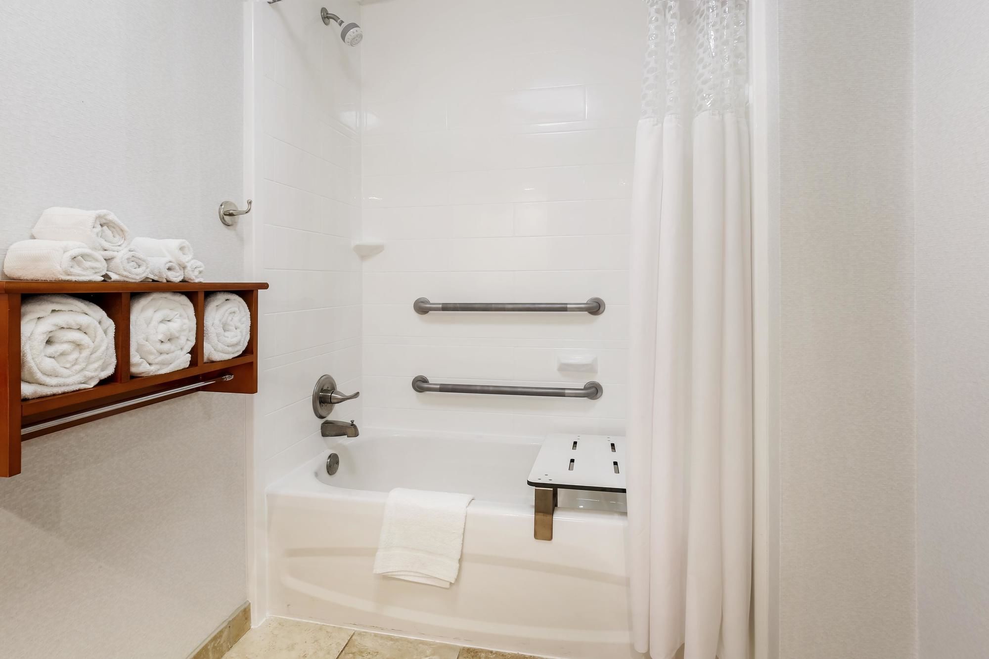 Фото Hampton Inn Laredo