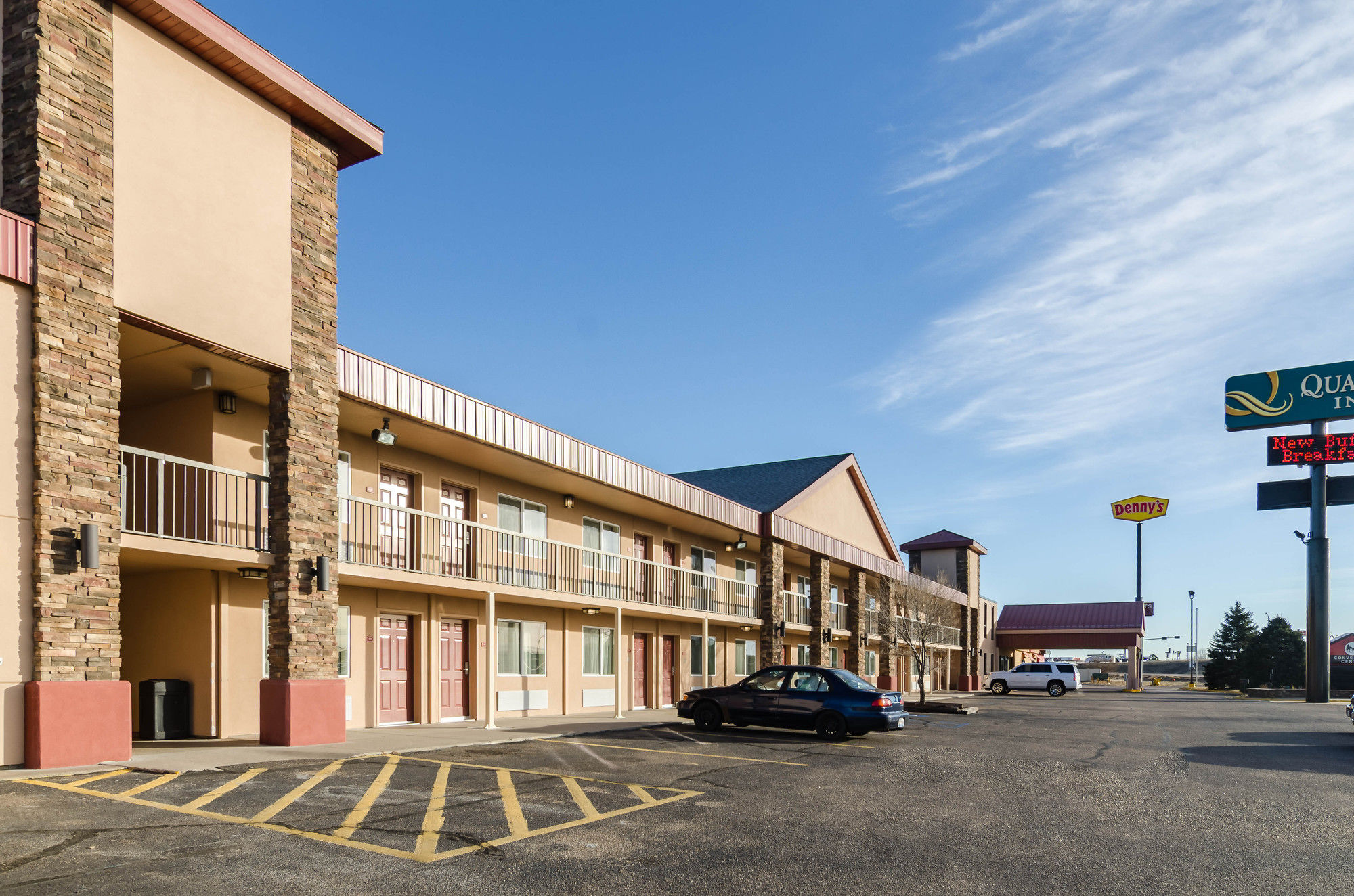 Фото Quality Inn & Suites
