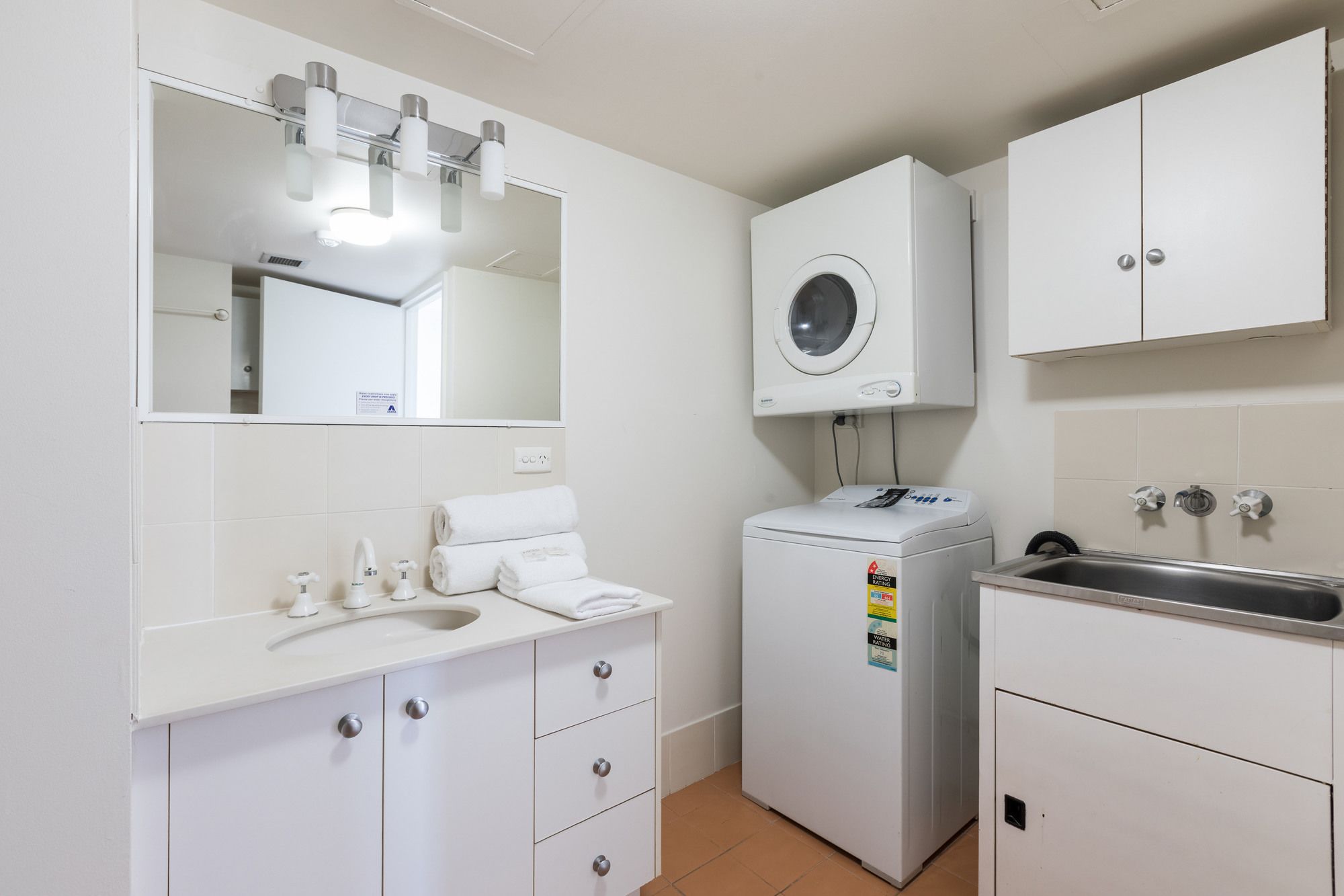 Фото Palmerston Tower Holiday Apartments