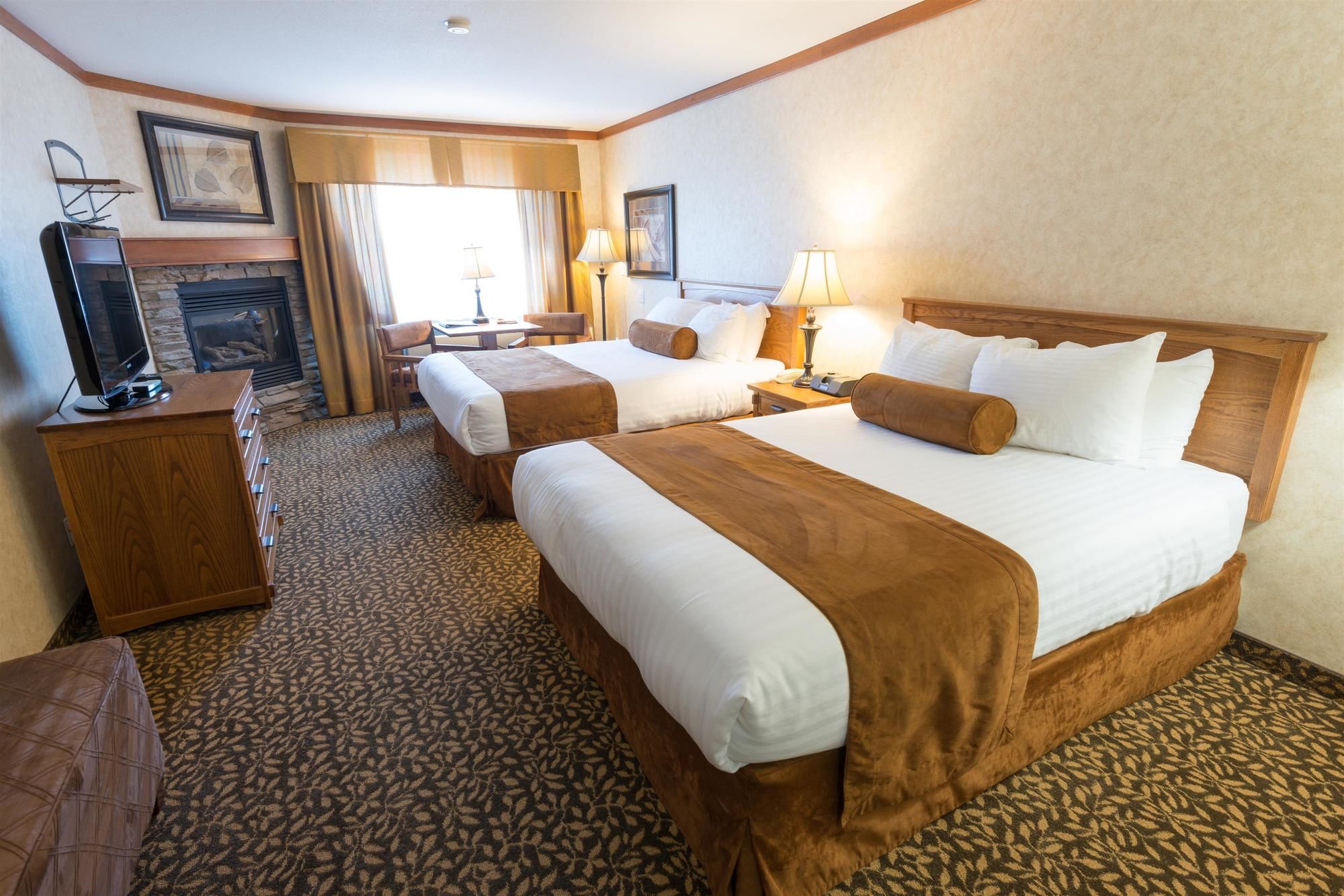 Фото Best Western Plus Fernie Mountain Lodge