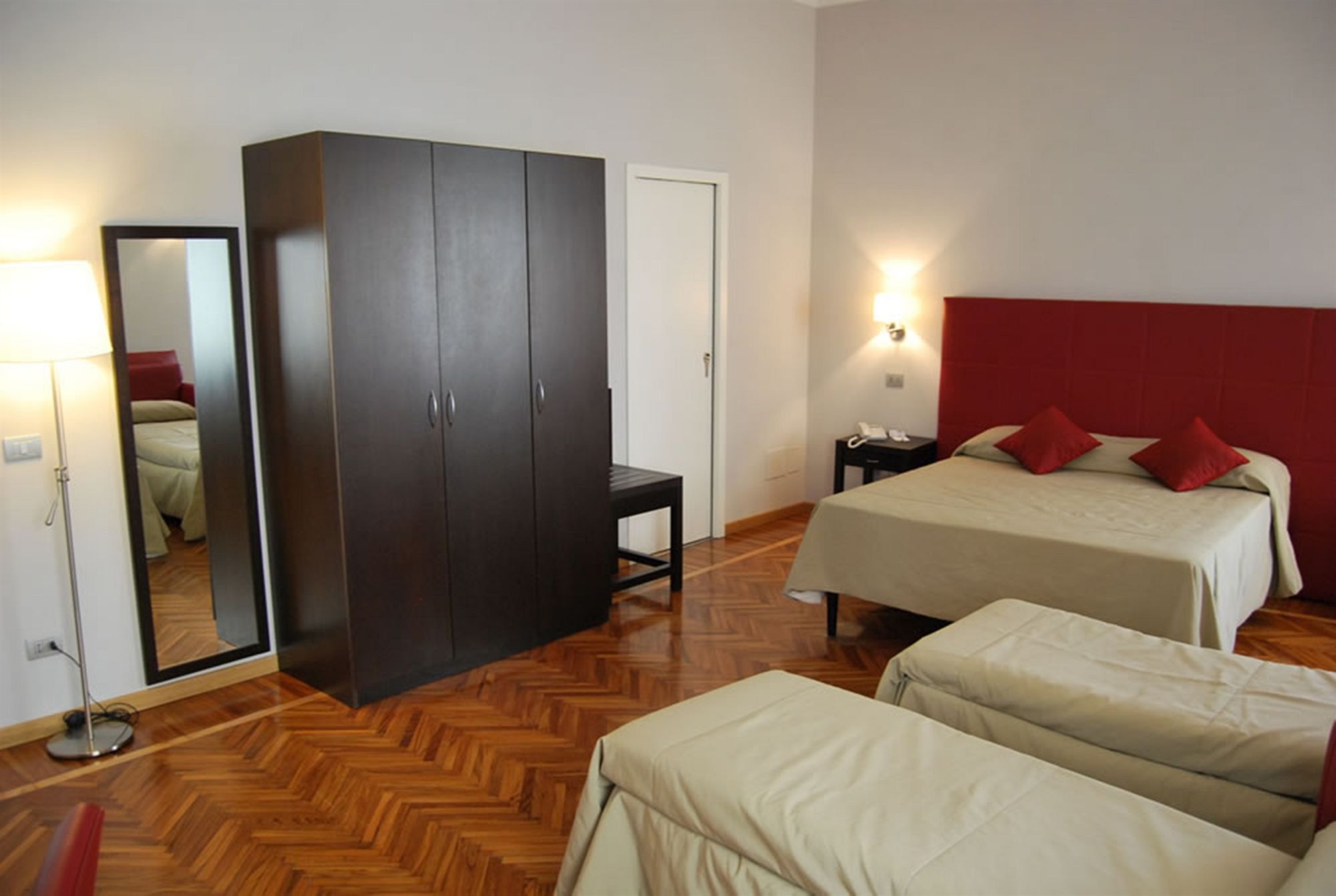 Фото Target Inn Rome