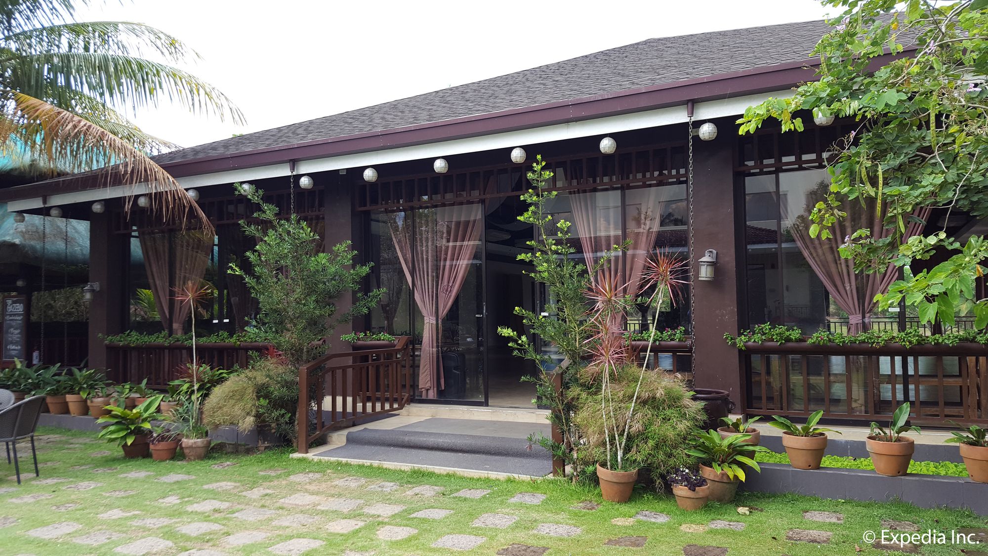 Фото Hotel Kimberly Tagaytay