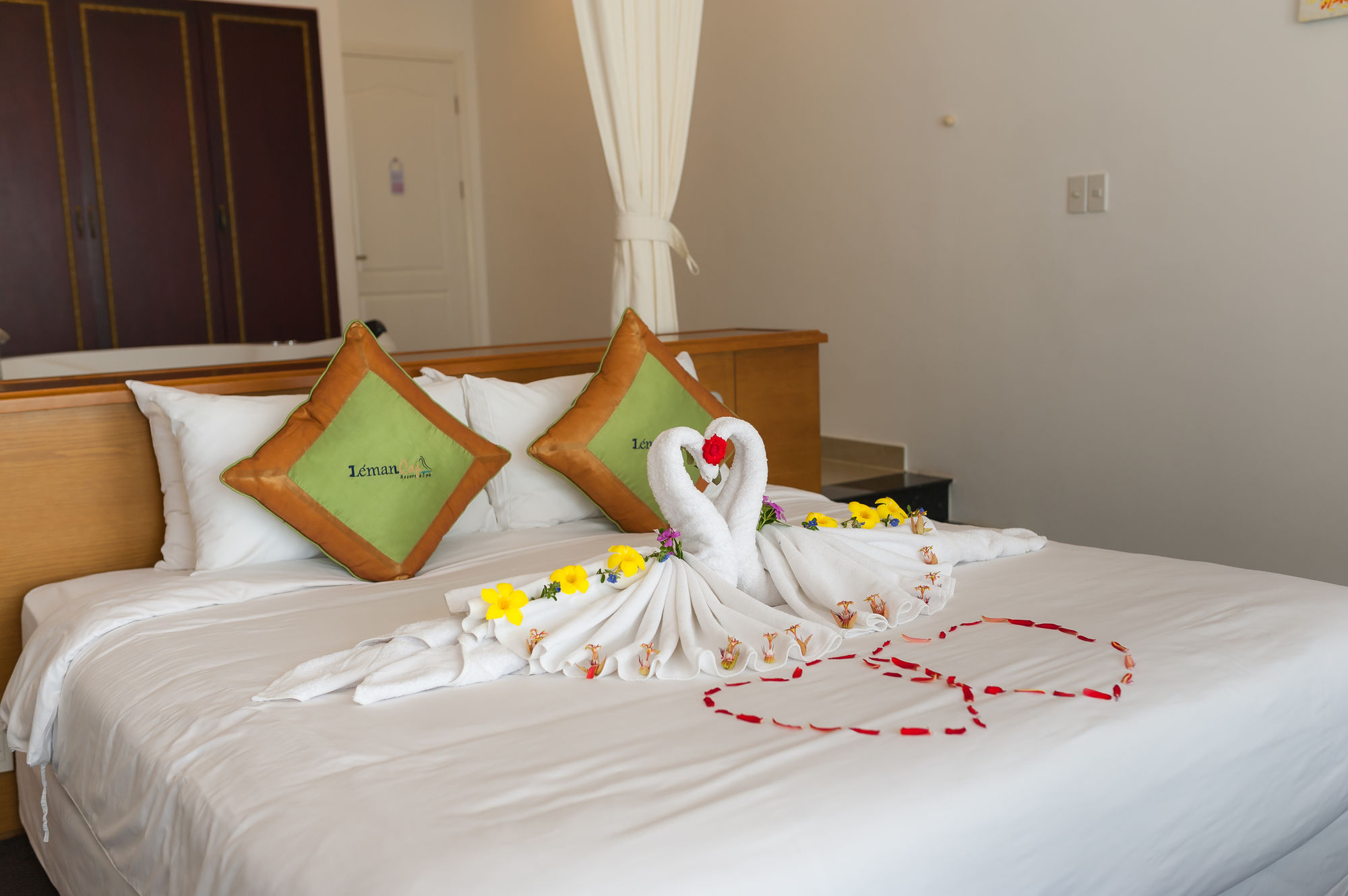 Фото Léman Cap Resort & SPA