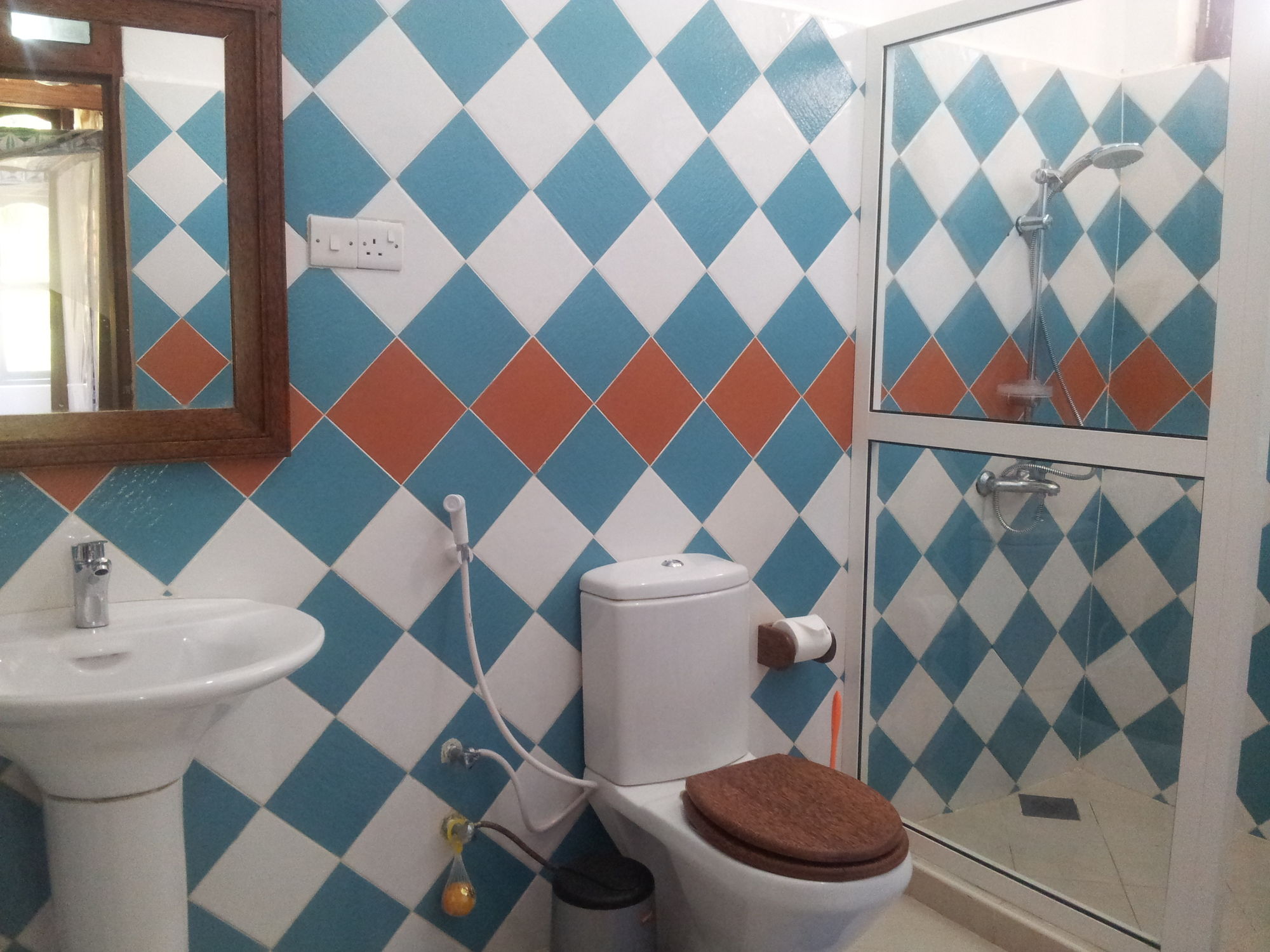 Фото Mnarani Beach Cottages
