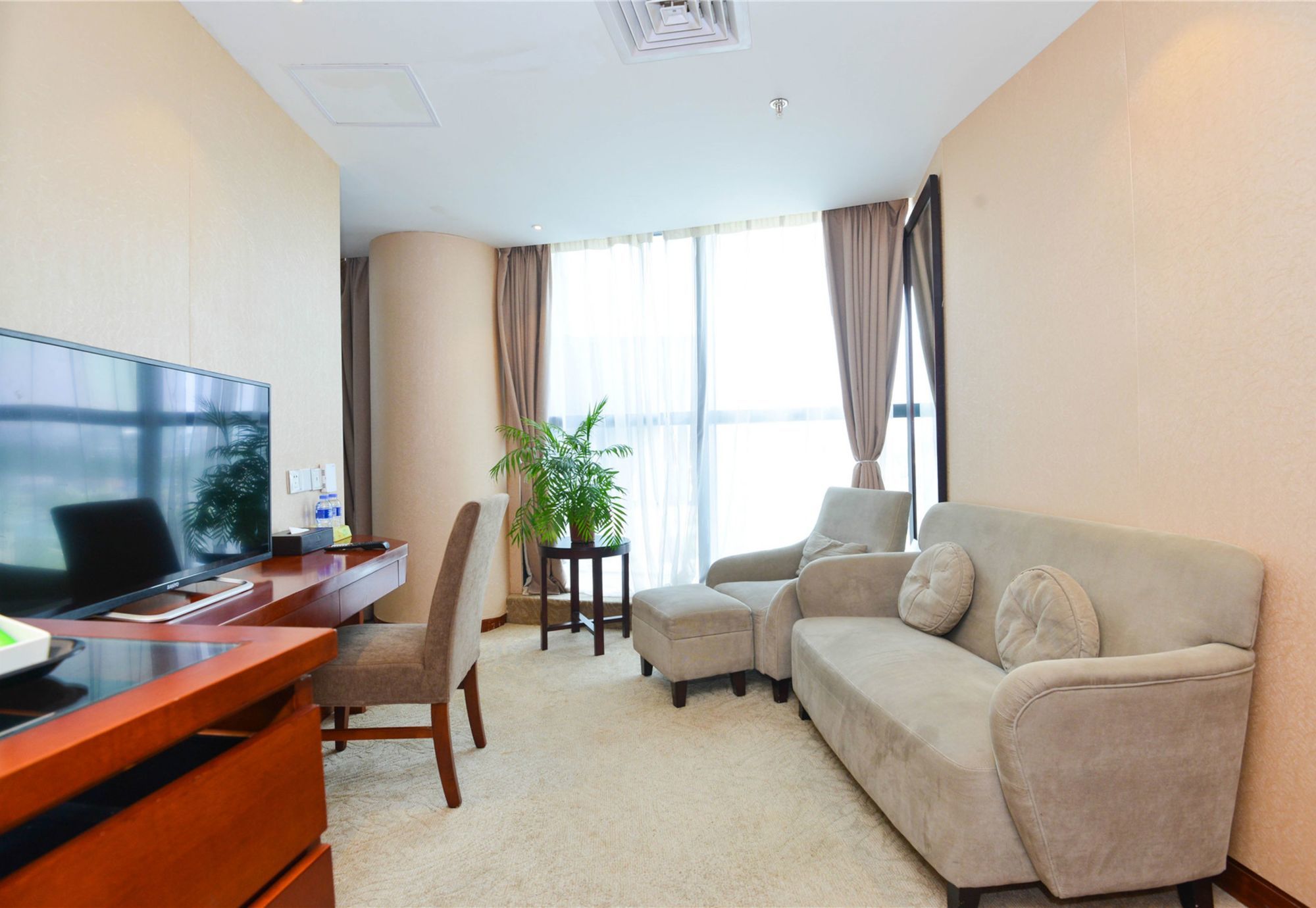 Фото Vienna International Hotel World Expo