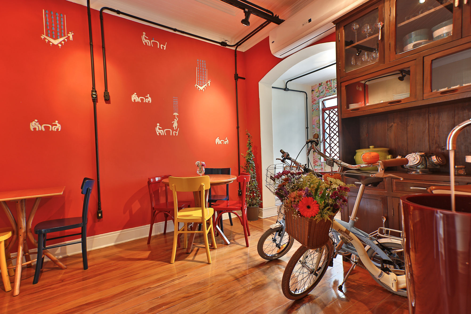 Фото Hostel California Cafe Bar