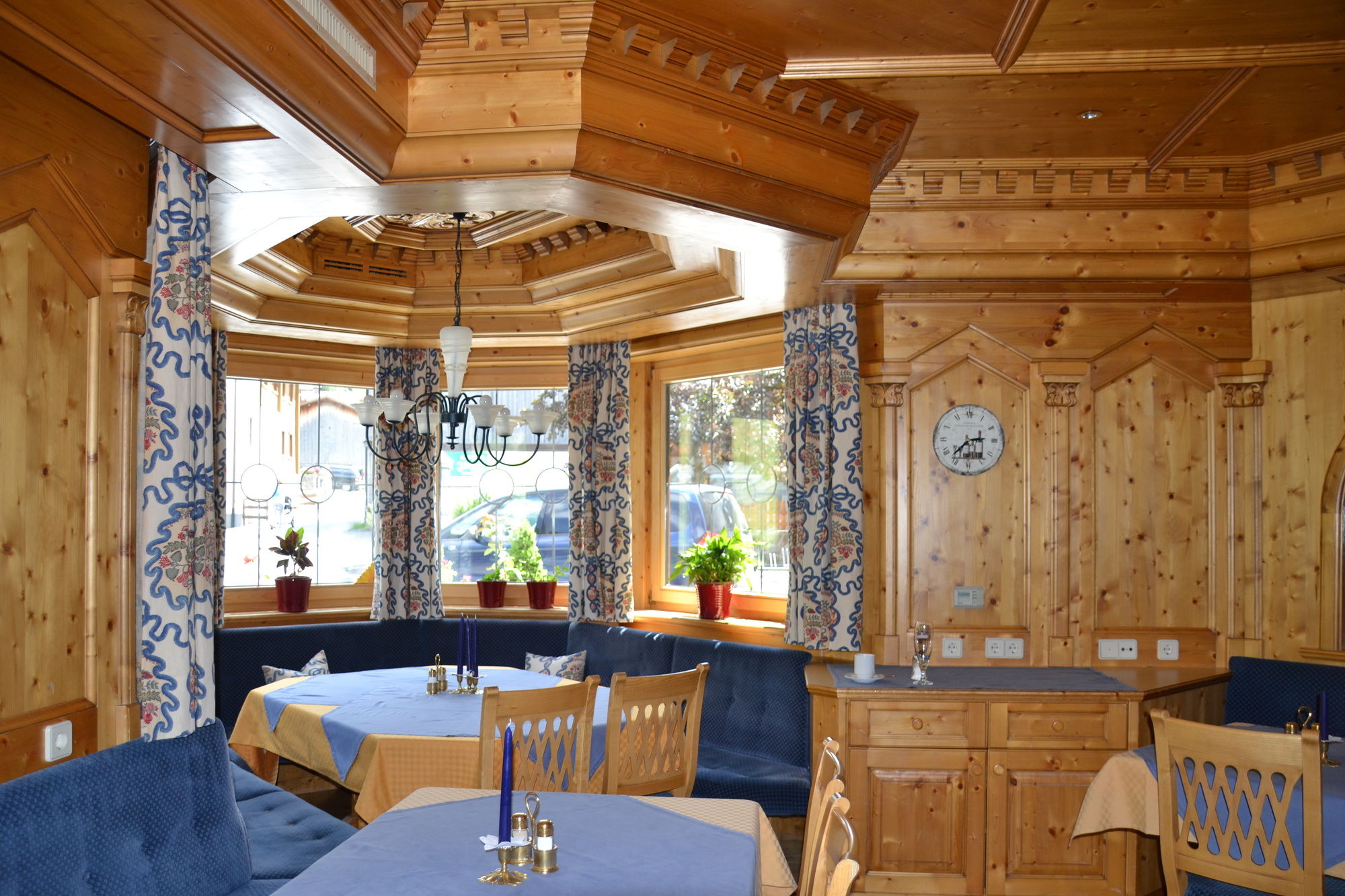 Фото Erhart Hotel