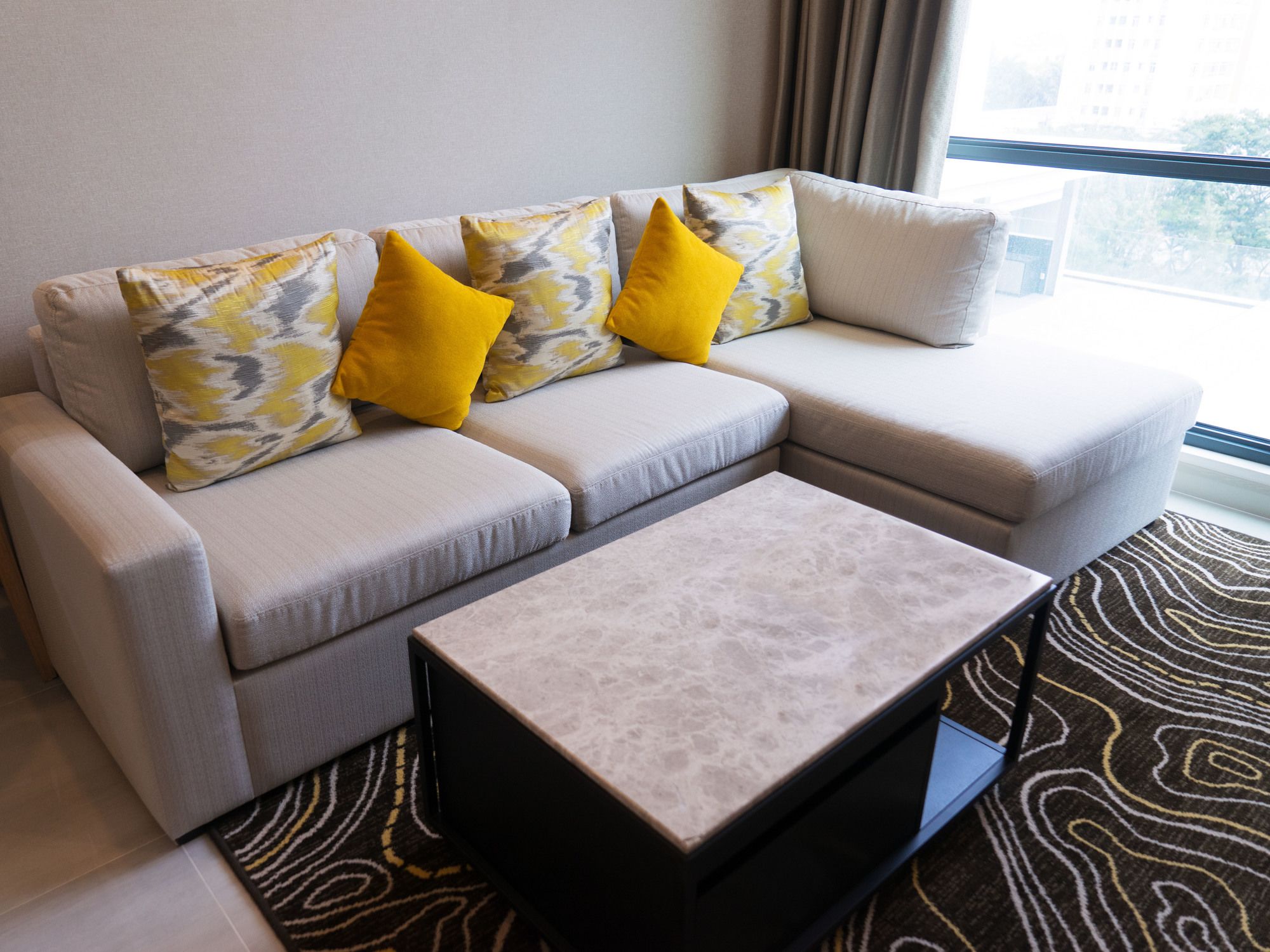 Фото Oakwood Residence Saigon