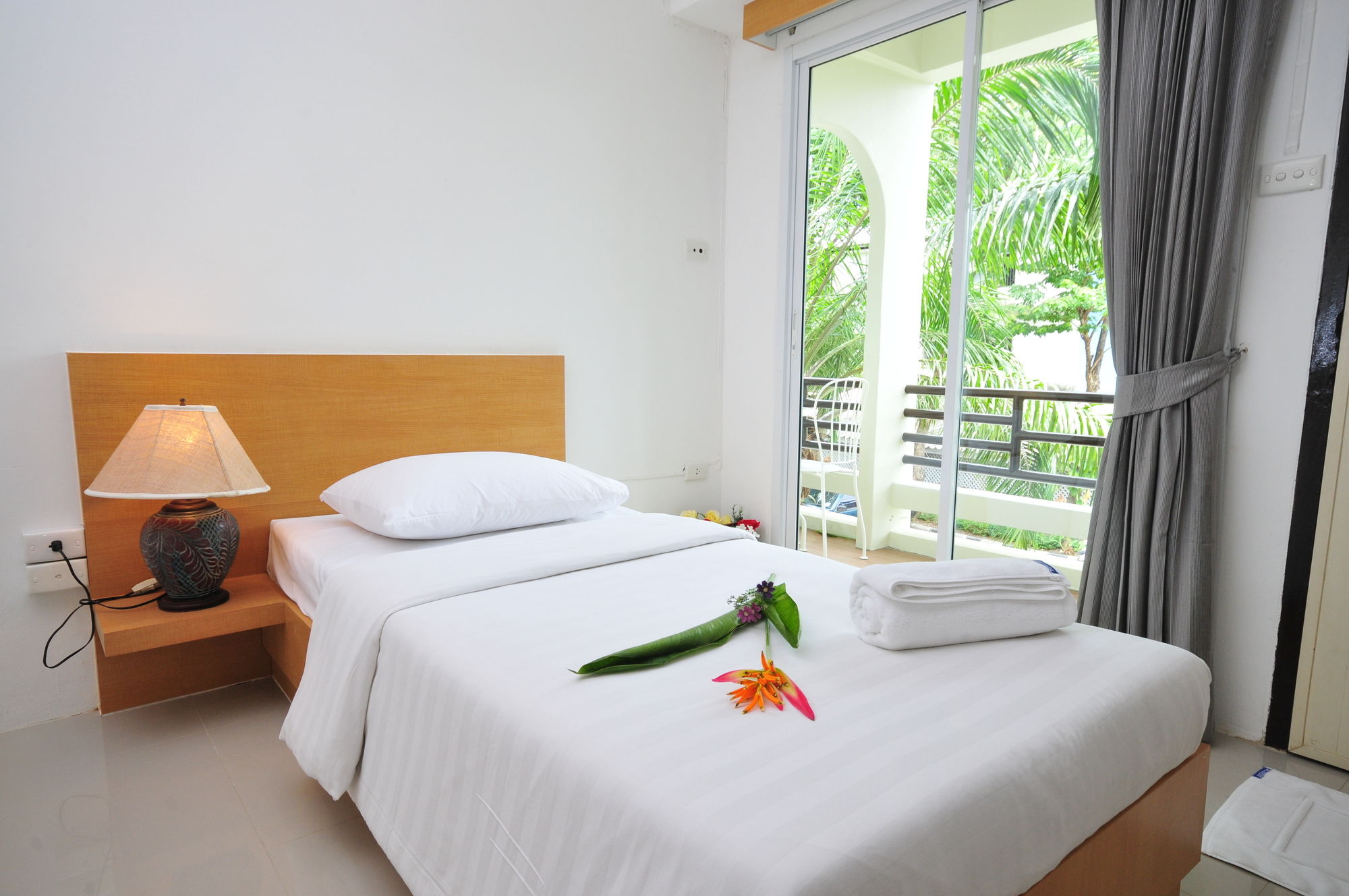 Фото Beerapan Hotel