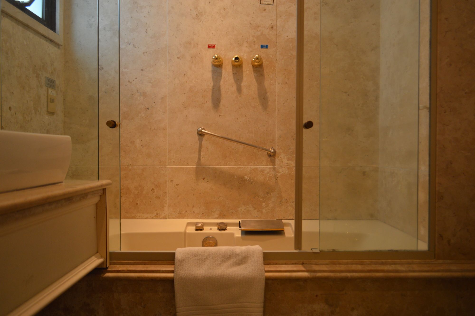 Фото The Landmark Residence - Oficial