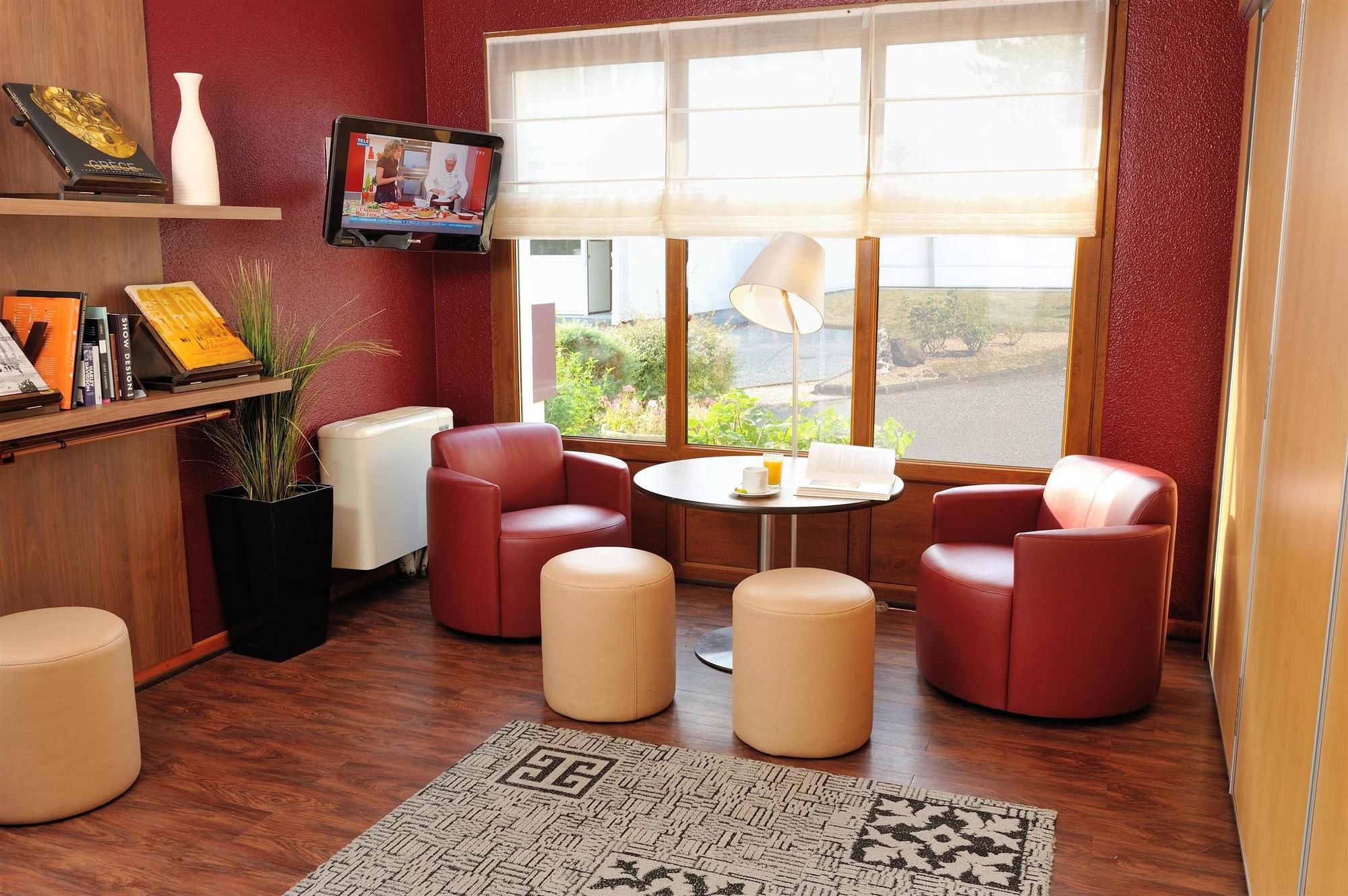 Фото Hotel Campanile Clermont Ferrand Le Brezet