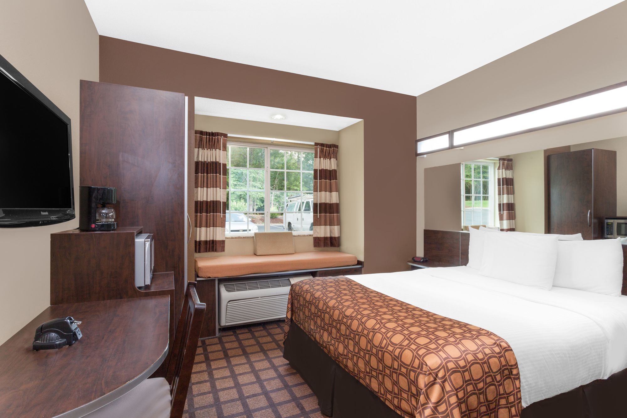 Фото Microtel Inn & Suites by Wyndham Columbia/At Fort Jackson