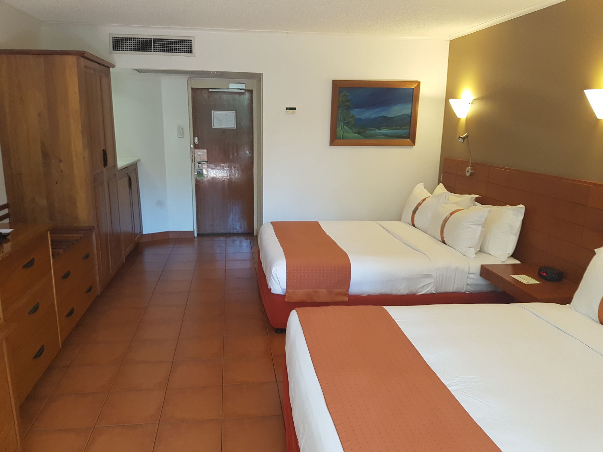 Фото Holiday Inn Express Port Moresby, an Ihg Hotel