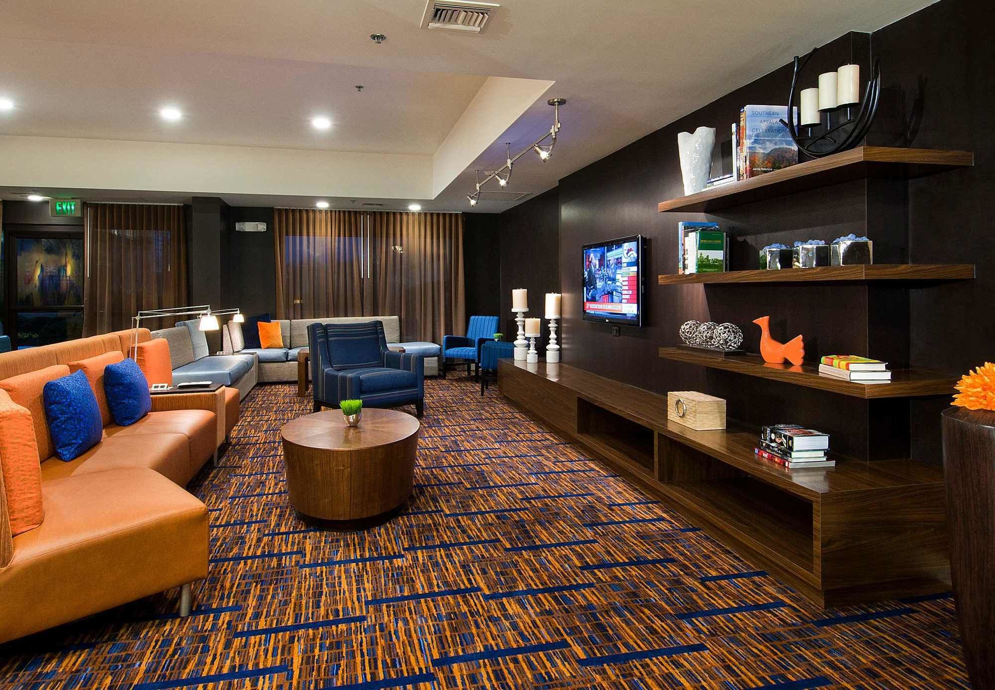 Фото Courtyard by Marriott Ballantyne