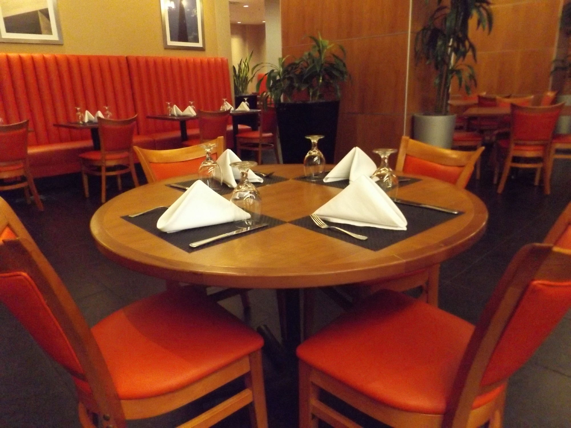 Фото Metro Points Hotel