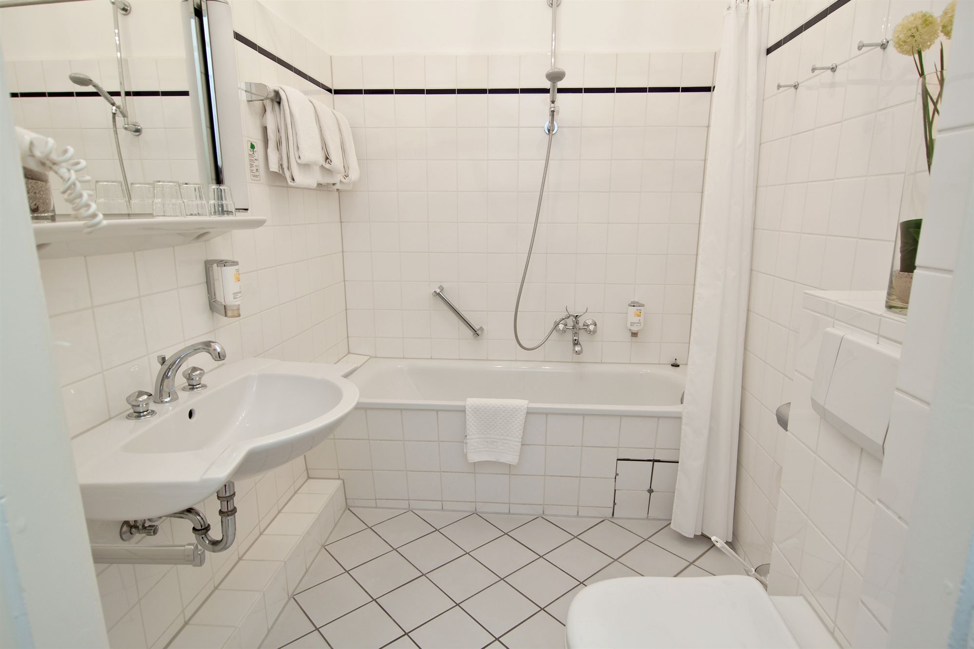 Фото Novum Hotel Kronprinz Hamburg